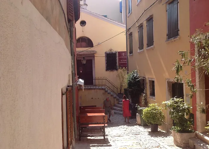 Ca\'Del Sole Free Parking